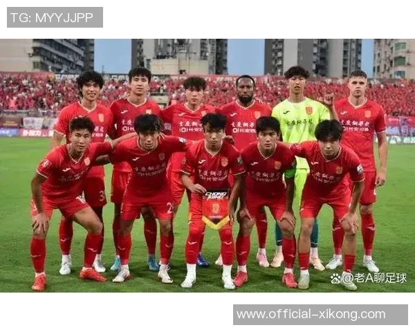 铜梁龙外援精彩头球破门助力球队打破僵局张外龙场边赞赏不断 铜梁龙外援精彩头球破门助力球队打破僵局张外龙场边赞赏不断