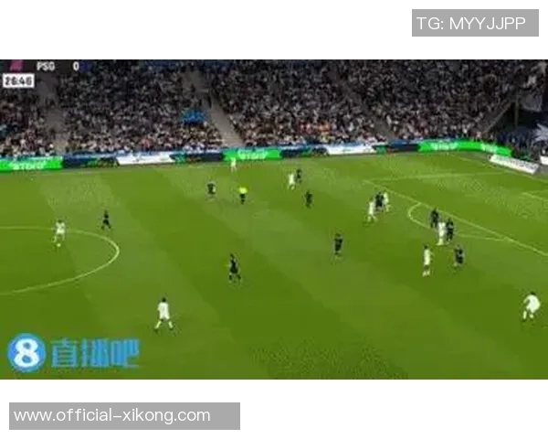 马赛后卫阿格德机场遭球迷袭击险遭扇脸事件引发关注