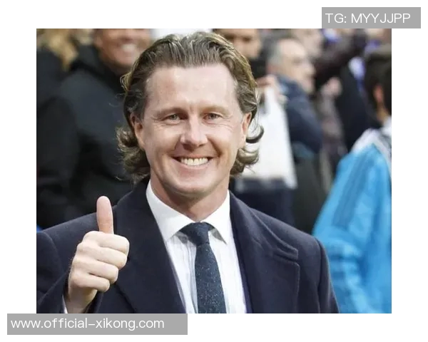 利物浦足球俱乐部在深圳开设新店名宿麦克马纳曼亲临助阵庆祝活动