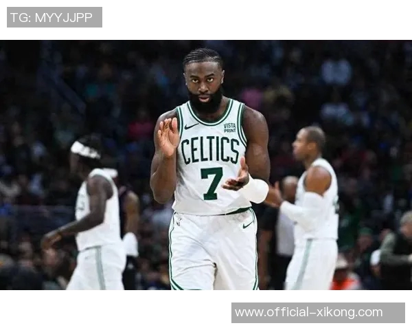 杰伦布朗回忆与斯玛特共战岁月感叹他身穿湖人球衣的奇妙感觉 杰伦布朗回忆与斯玛特共战岁月感叹他身穿湖人球衣的奇妙感觉