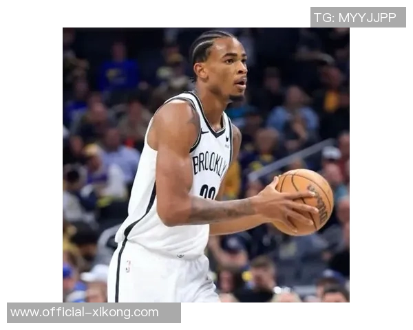 克拉克斯顿高效表现全队依赖他12投8中轻松砍下17分4篮板2助攻 克拉克斯顿高效表现全队依赖他12投8中轻松砍下17分4篮板2助攻