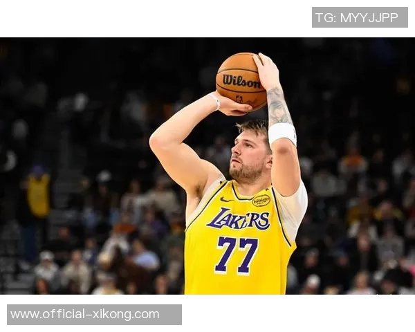 东契奇赛场精彩表现暗示勒布朗慢慢恢复不急的态度 东契奇赛场精彩表现暗示勒布朗慢慢恢复不急的态度