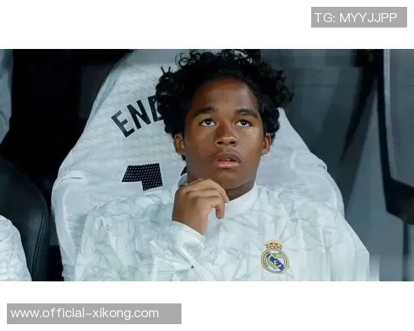 恩德里克本赛季仍未出场国际比赛间歇携妻子畅游摩洛哥度假 恩德里克本赛季仍未出场国际比赛间歇携妻子畅游摩洛哥度假