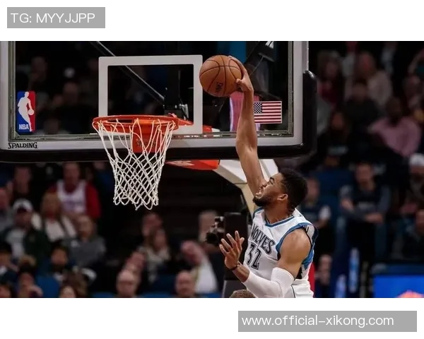 爱德华兹华丽突破拉杆换手上篮精彩得分引爆全场激情