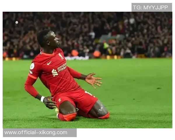 17岁塞内加尔中场达博试训曼联表现出色引发关注