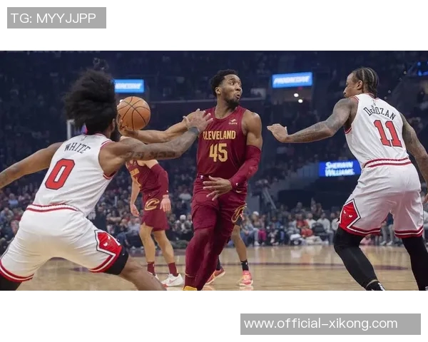 周五竞彩篮球看点:活塞与火箭展开激烈对决汤普森兄弟同场竞技争夺荣耀 周五竞彩篮球看点:活塞与火箭展开激烈对决汤普森兄弟同场竞技争夺荣耀